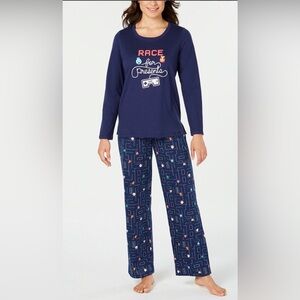 Christmas Womenś  Race for Presents  Navy Blue Pajamas Set Size M
